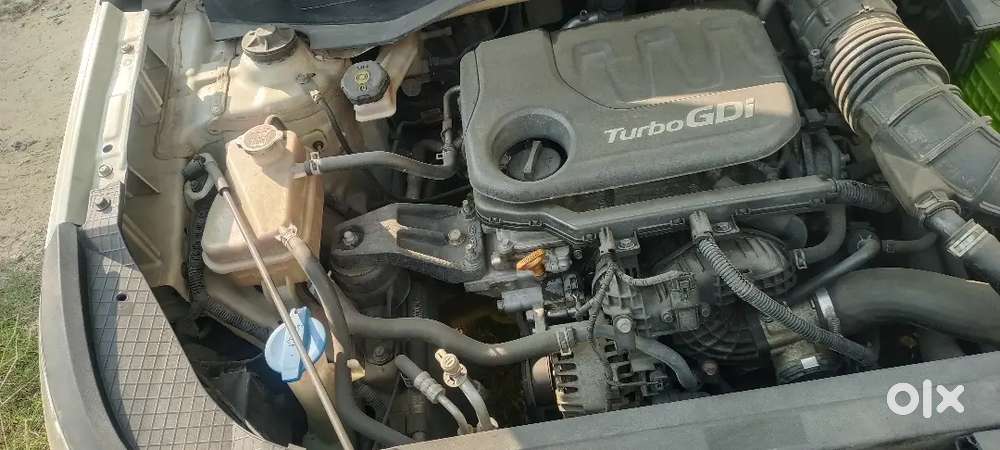 Hyundai Venue 2021 Petrol 76000 Km Driven