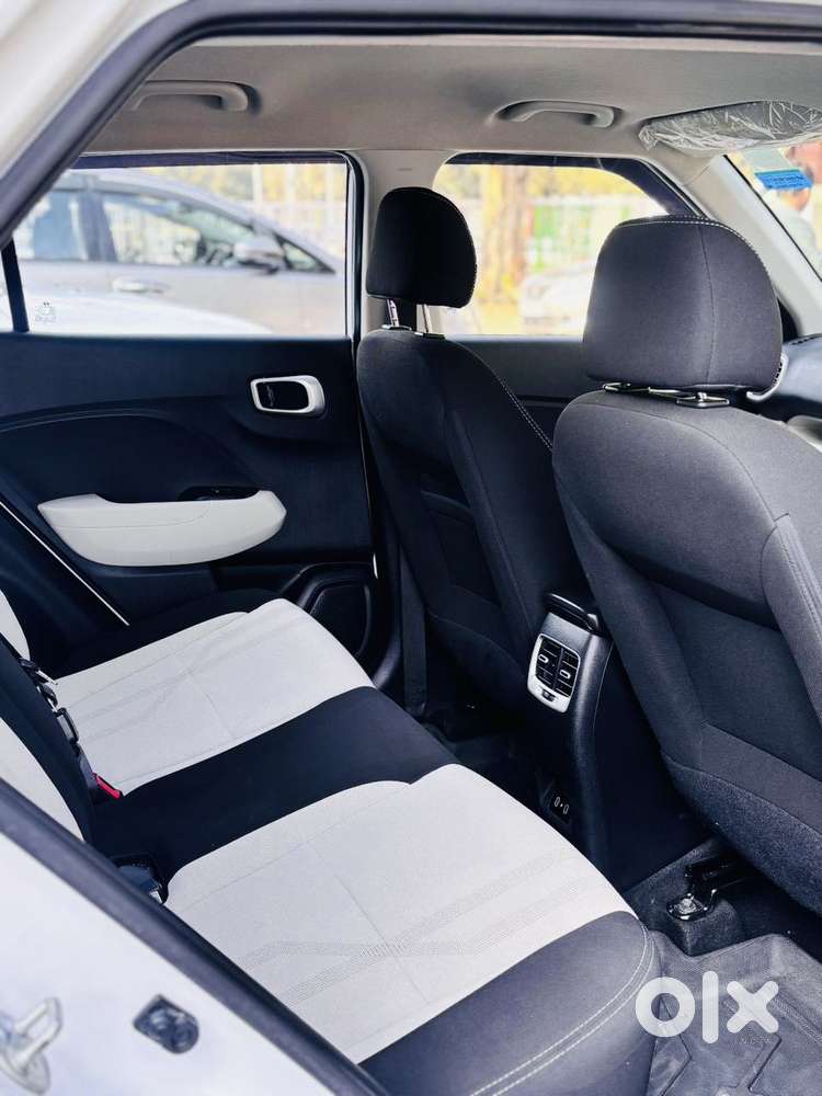 Hyundai Venue S (o) 1.0 Turbo Mt, 2024, Petrol