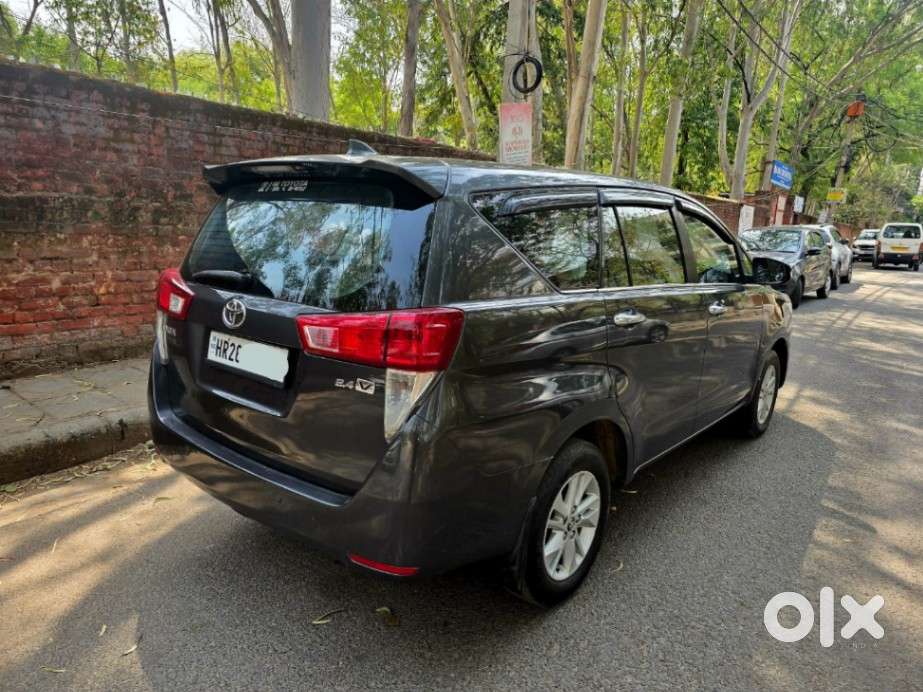Toyota Innova Crysta 2.4 V 7 Str, 2016, Diesel