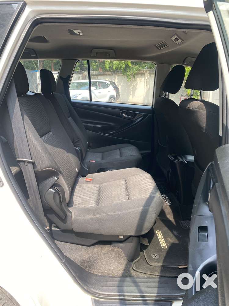 Toyota Innova Crysta 2.4 G Mt 7 Str, 2000, Diesel