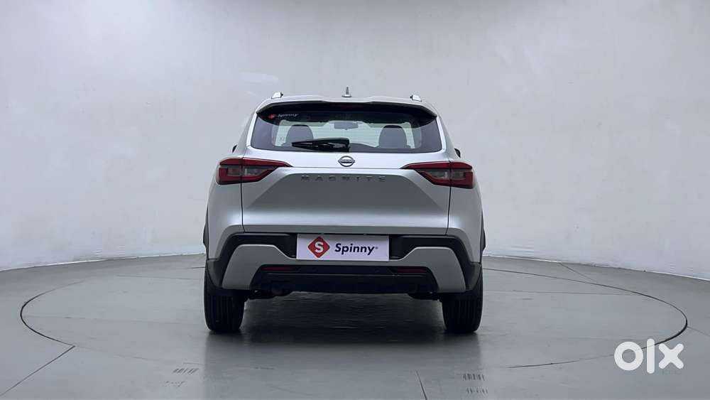 Nissan Magnite 1.0 Xv Premium, 2022, Petrol