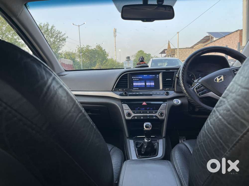 Hyundai New Elantra [2016-2019] 1.6 Crdi Sx (o) Mt, 2018, Diesel