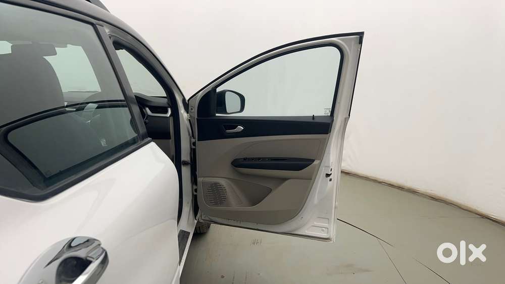 Renault Triber 1.0 Rxz Dual Tone, 2022, Petrol