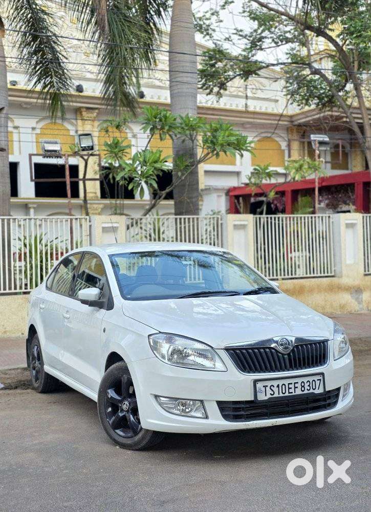 Skoda Rapid 1.5 Tdi At Ambition Plus, 2015, Diesel