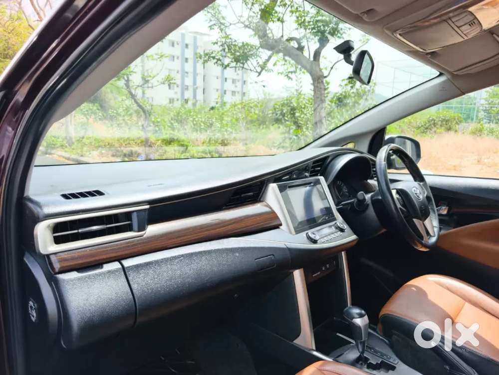 Toyota Innova Crysta 2.8 Zx At 7 Seater, 2017, Diesel