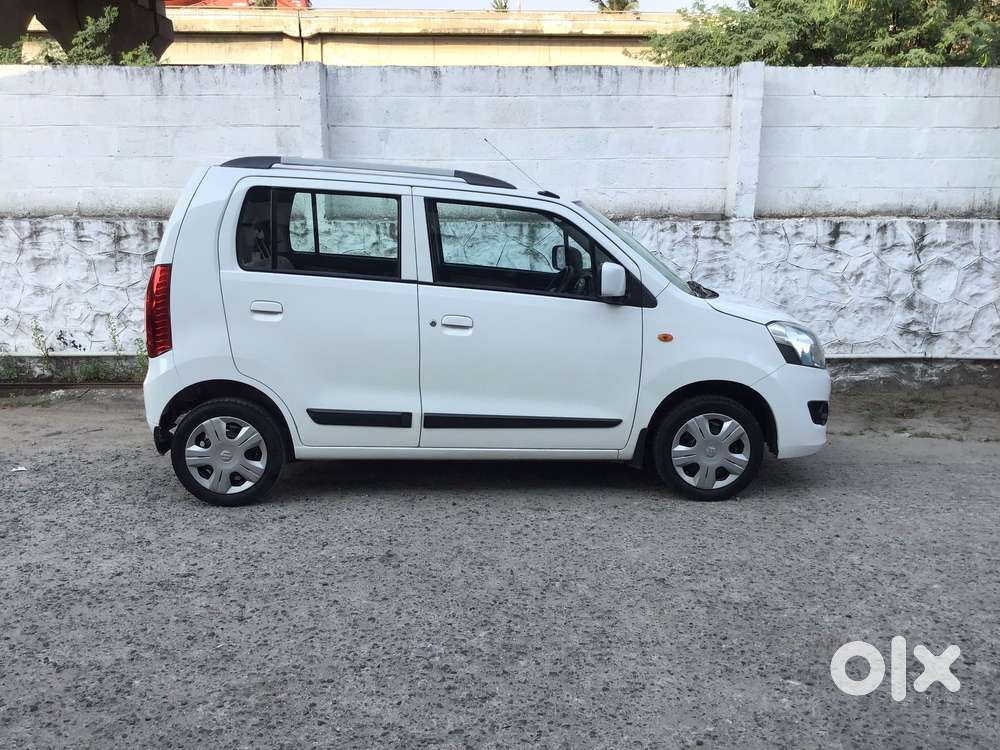 Maruti Suzuki Wagon R 1.0 Vxi Amt, 2017, Petrol