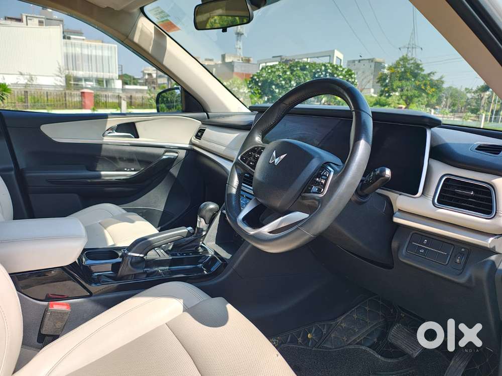 Mahindra Xuv700 2.2 Ax 7 Diesel At Str, 2021, Diesel