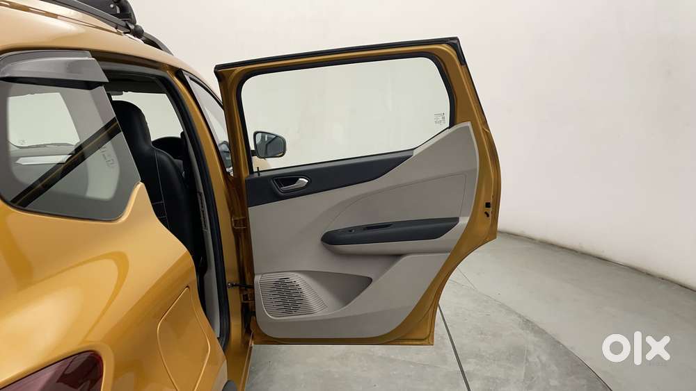 Renault Triber Rxz Easy-r Amt, 2022, Petrol