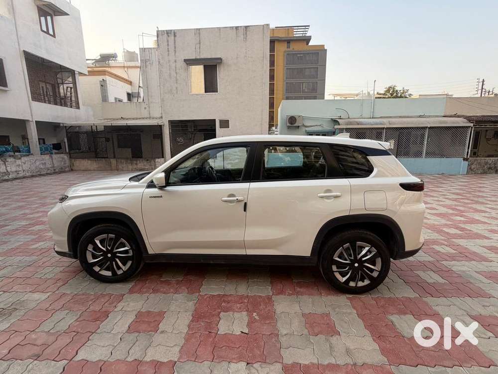 Toyota Urban Cruiser Hyryder 2023 Petrol Well Maintained