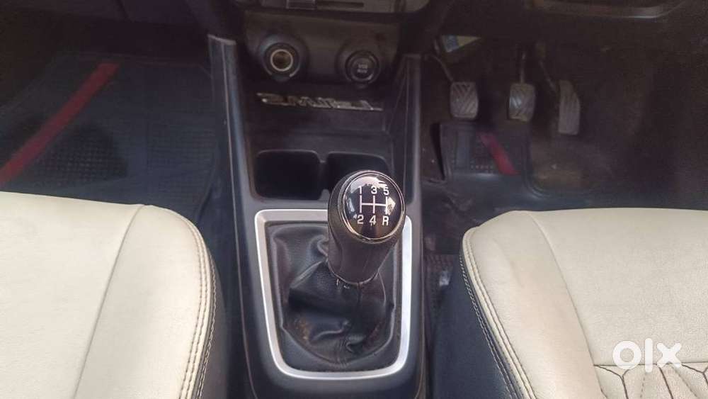 Maruti Suzuki Swift Vxi 1.2 Abs Bs-iv, 2018, Petrol