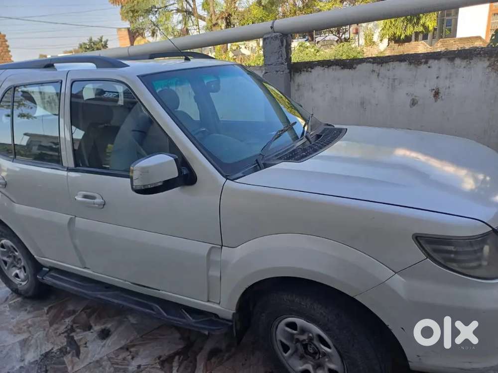 Tata Safari Storme 2014