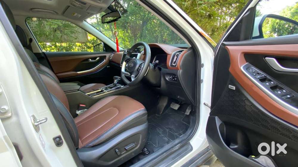 2022 Hyundai Alcazar Signature Diesel Automatic  15,000 Kms  Executi