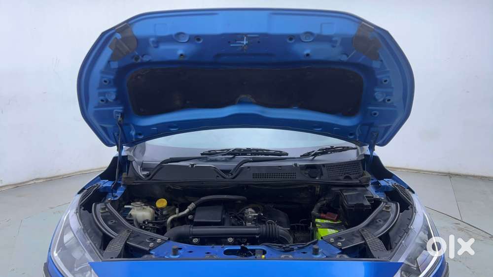 Nissan Magnite 1.0 Xv, 2021, Petrol