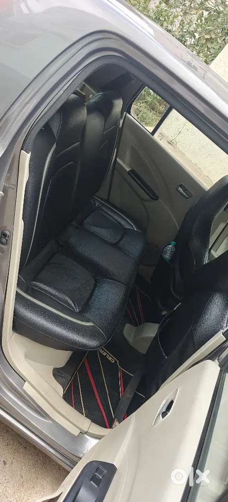 Well Maintained Vehicle With New Tyres And New Battery,cng Renewed.