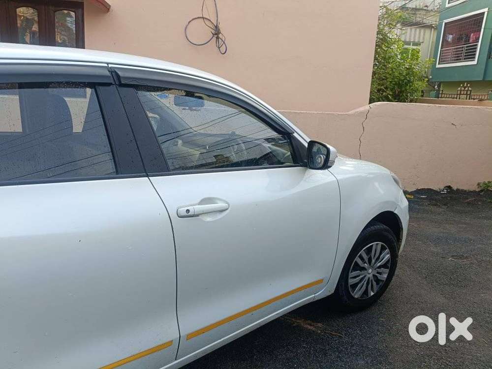 Maruti Suzuki Swift Dzire 1.2 Vxi Bsiv, 2023, Petrol