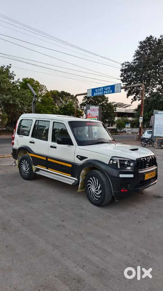 Mahindra Scorpio