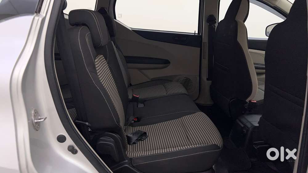 Renault Triber Rxz Easy-r Amt, 2022, Petrol