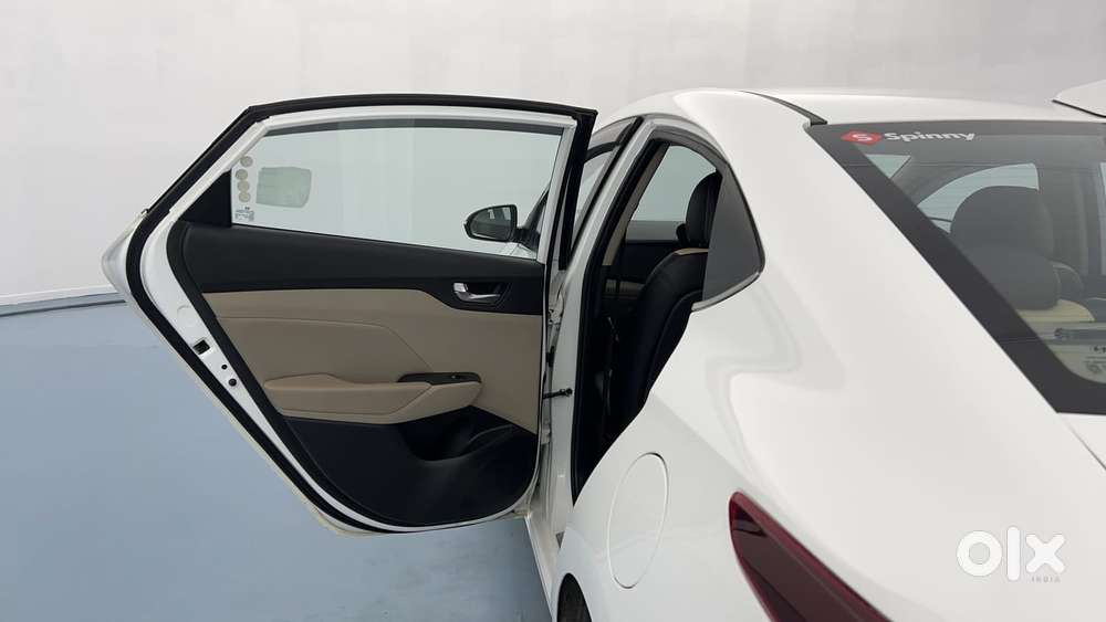 Hyundai Verna 1.5 Sx (o) Vtvt Ivt, 2022, Petrol