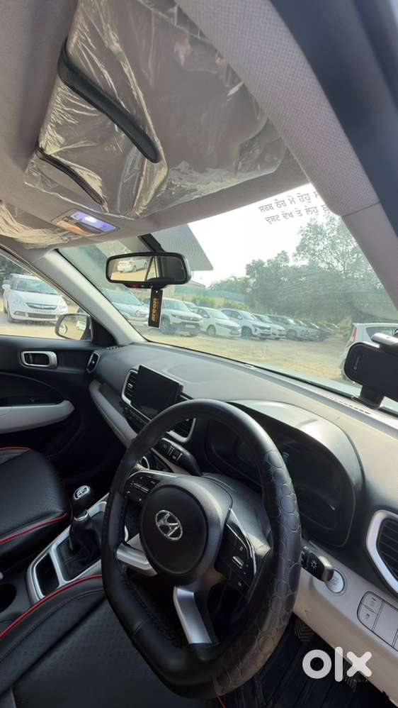 Hyundai Venue Petrol Manual 2023