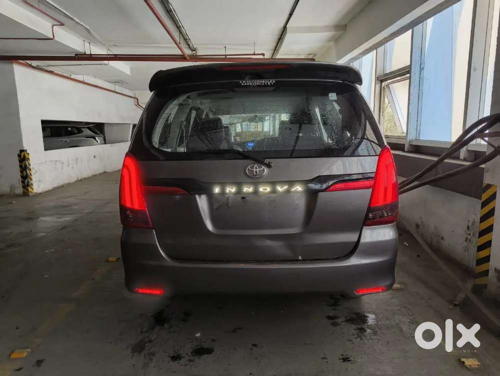 Toyota Innova 2.5g 7 Diesel
