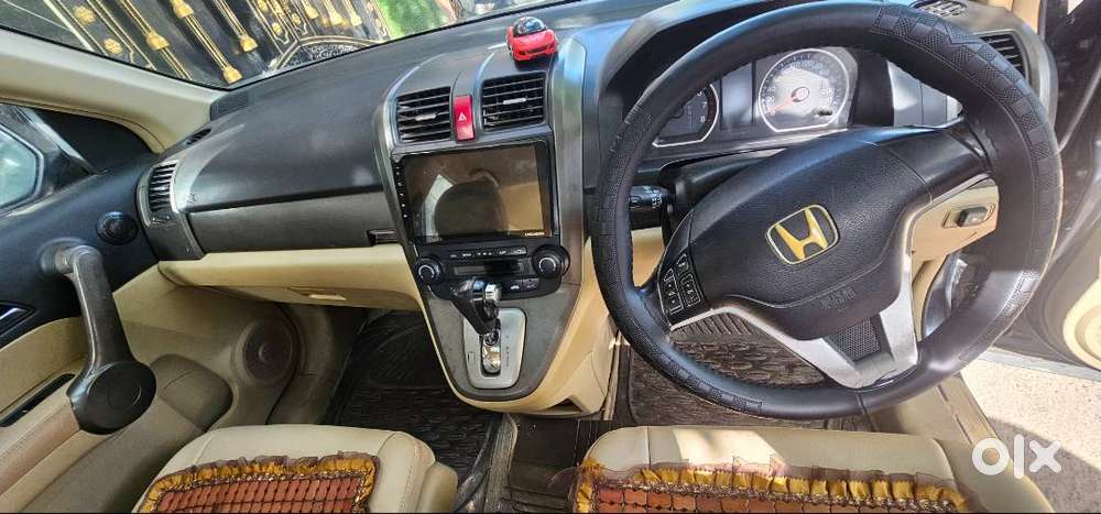 Sunroof, Fully Automatic And Manual Transmission,  Complete Luxury Suv