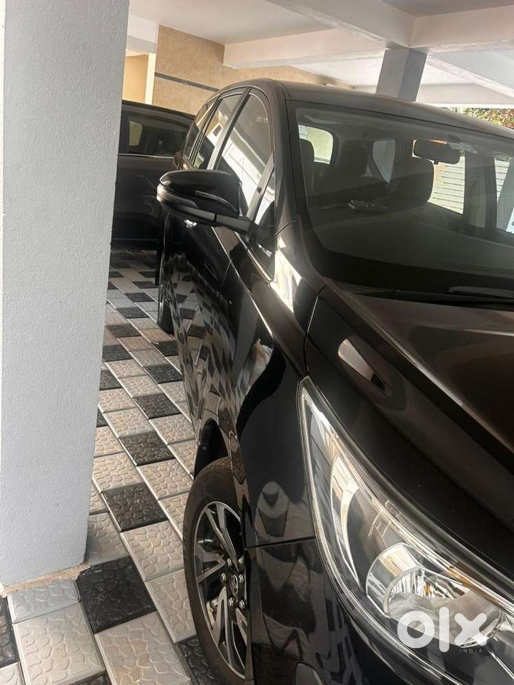 Toyota Innova Crysta 2022 Petrol 30500 Km Driven