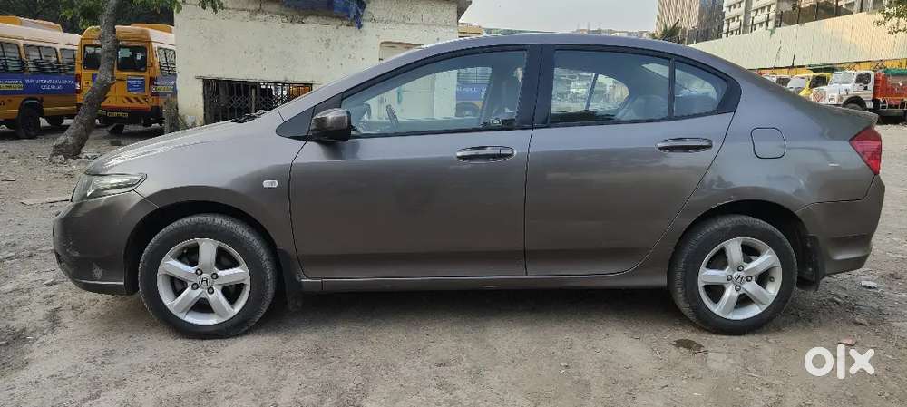 Automatic 2013 Super Class Condition Full Insurance 1 Party