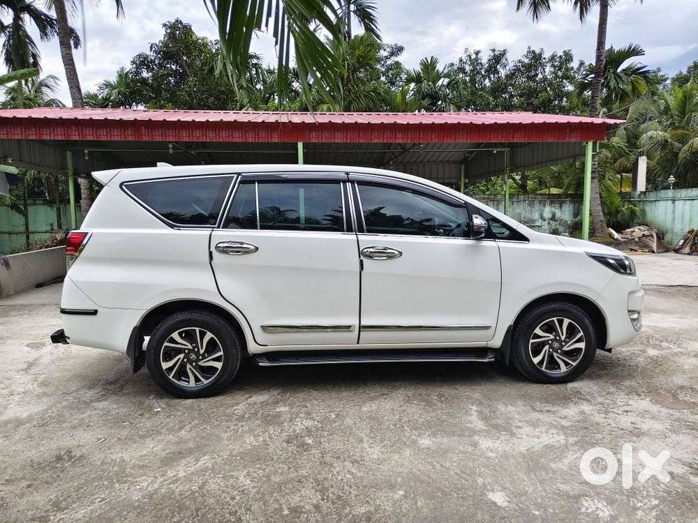 Toyota Innova Crysta 2.4 G Plus Mt 7 Str, 2025, Diesel