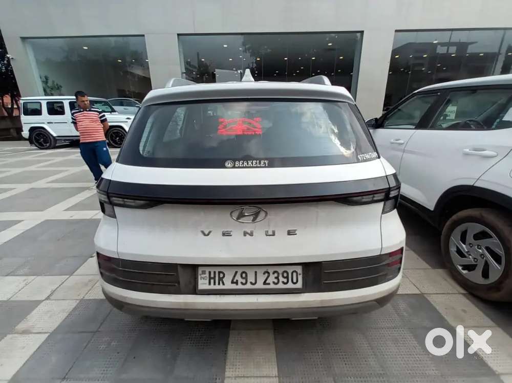 Hyundai Venue Petrol Manual 2023 First Owner