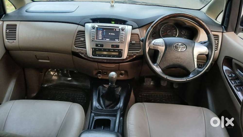 Toyota Innova 2.5 Z Diesel 7 Seater Bs Iv, 2015, Diesel