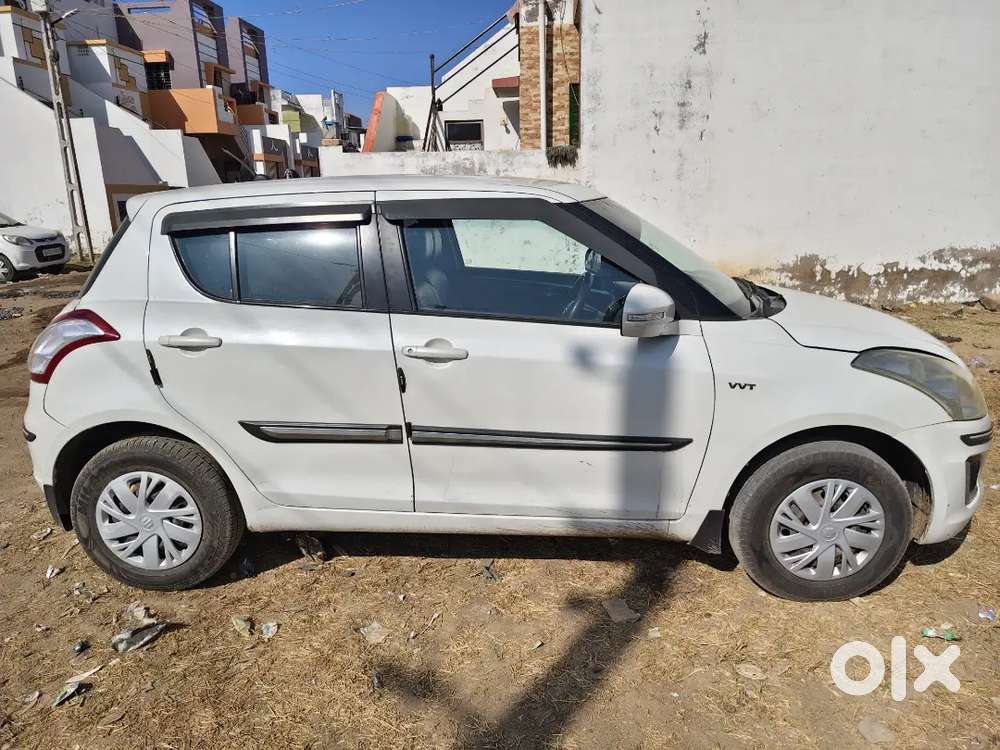 Maruti Swift Vxi Cng Year 2017