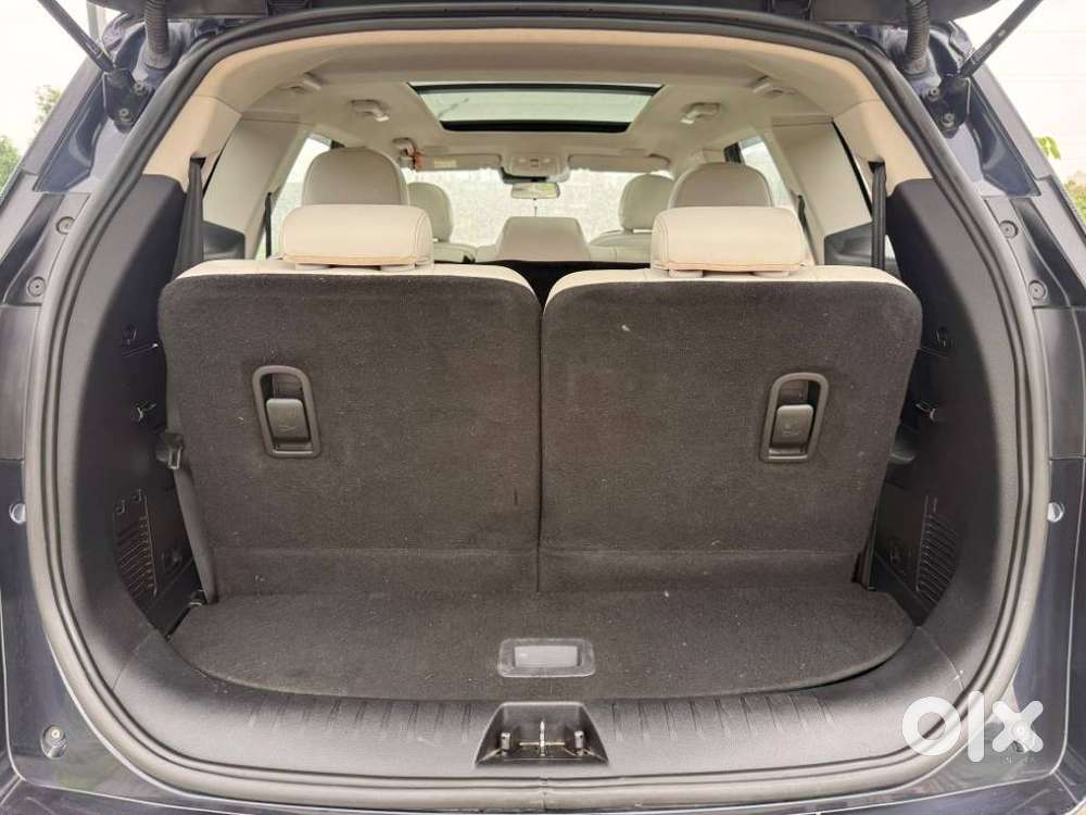 Mahindra Xuv700 2.2 Ax 7 Diesel At Luxury Pack Str Awd, 2022, Diesel