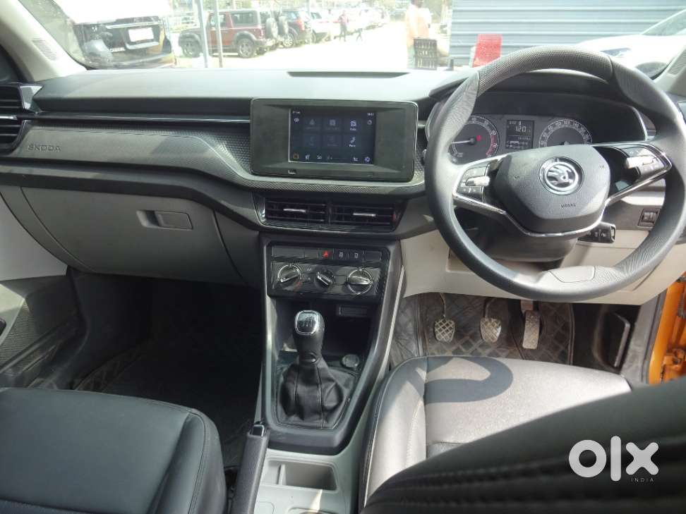 Skoda Kushaq 1.0 Tsi Active, 2022, Petrol