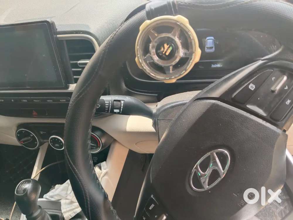 Hyundai Venue 2024 Petrol 26067 Km Driven