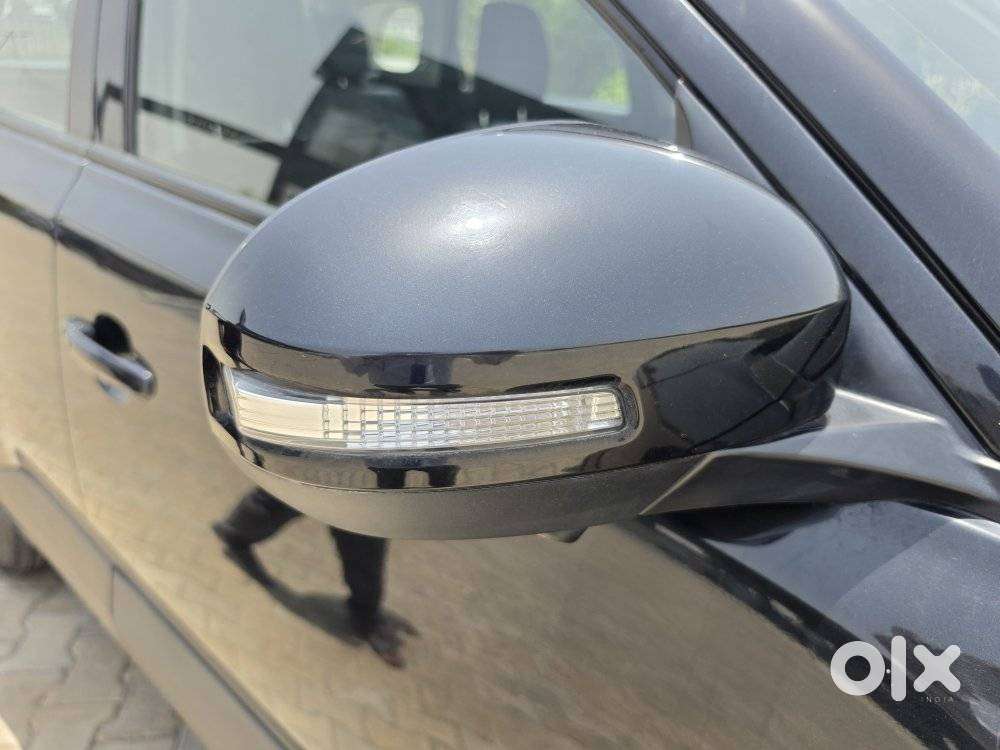 Maruti Suzuki Brezza 1.5 Zxi At Smart Hybrid Dual Tone, 2025, Petrol