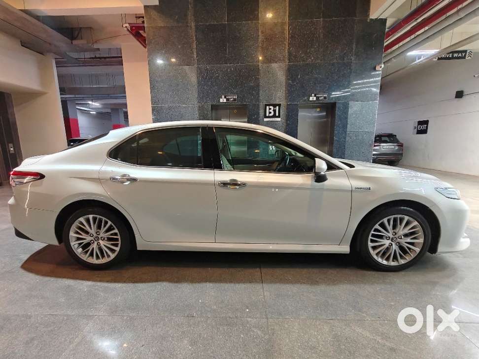 Toyota Camry Hybrid, 2020, Petrol