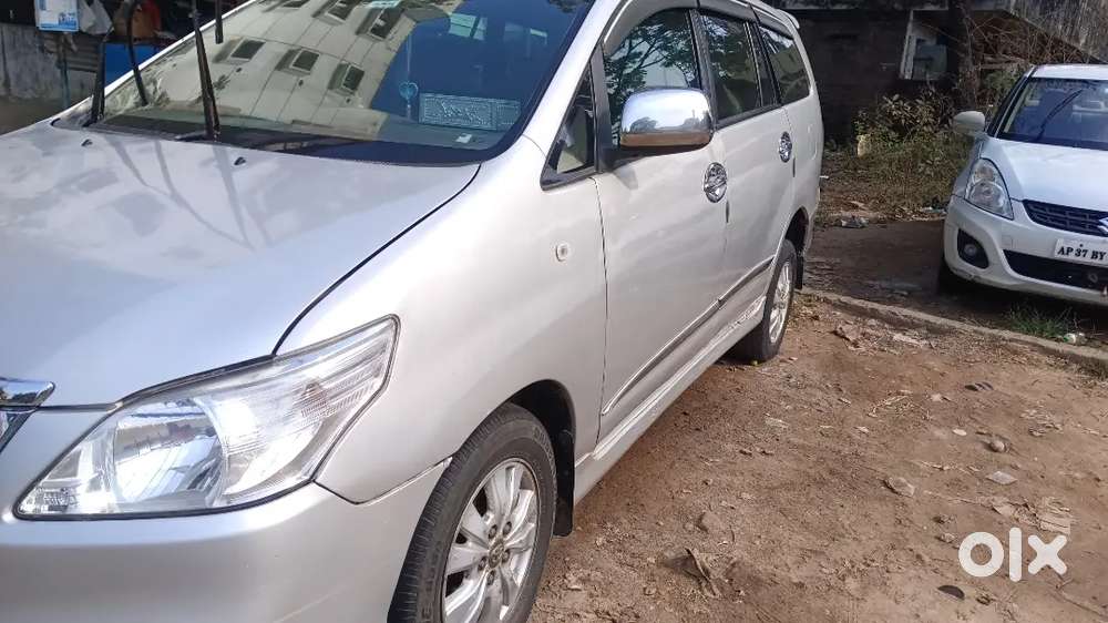 Toyota Innova 2007. V