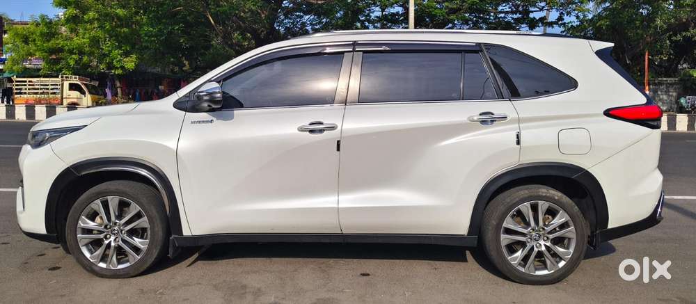 Toyota Innova Hycross 2.0 Zx Hybrid 7 Str, 2023, Petrol