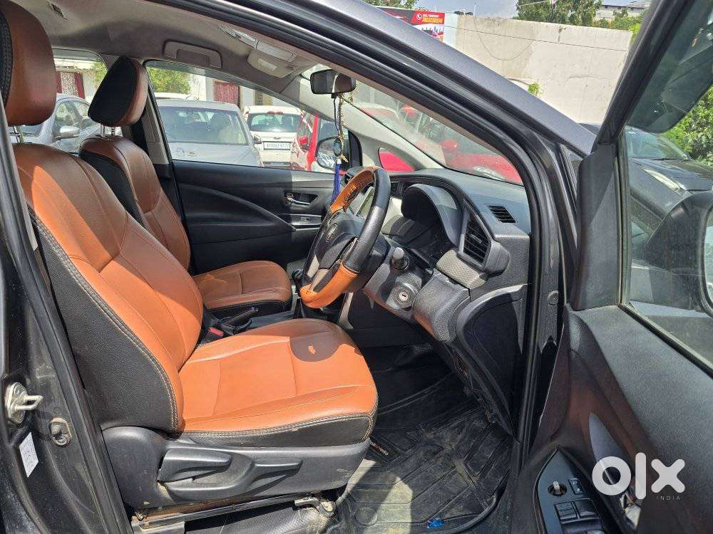 Toyota Innova Crysta 2.4 G Mt 8s, 2019, Diesel