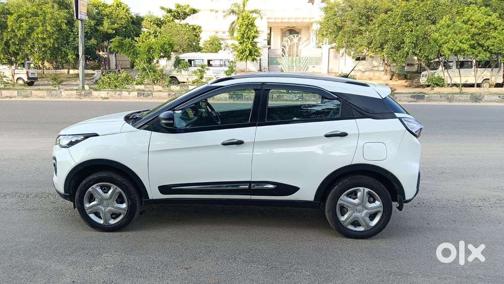 Tata Nexon 1.2 Revotron Xm (s), 2022, Petrol