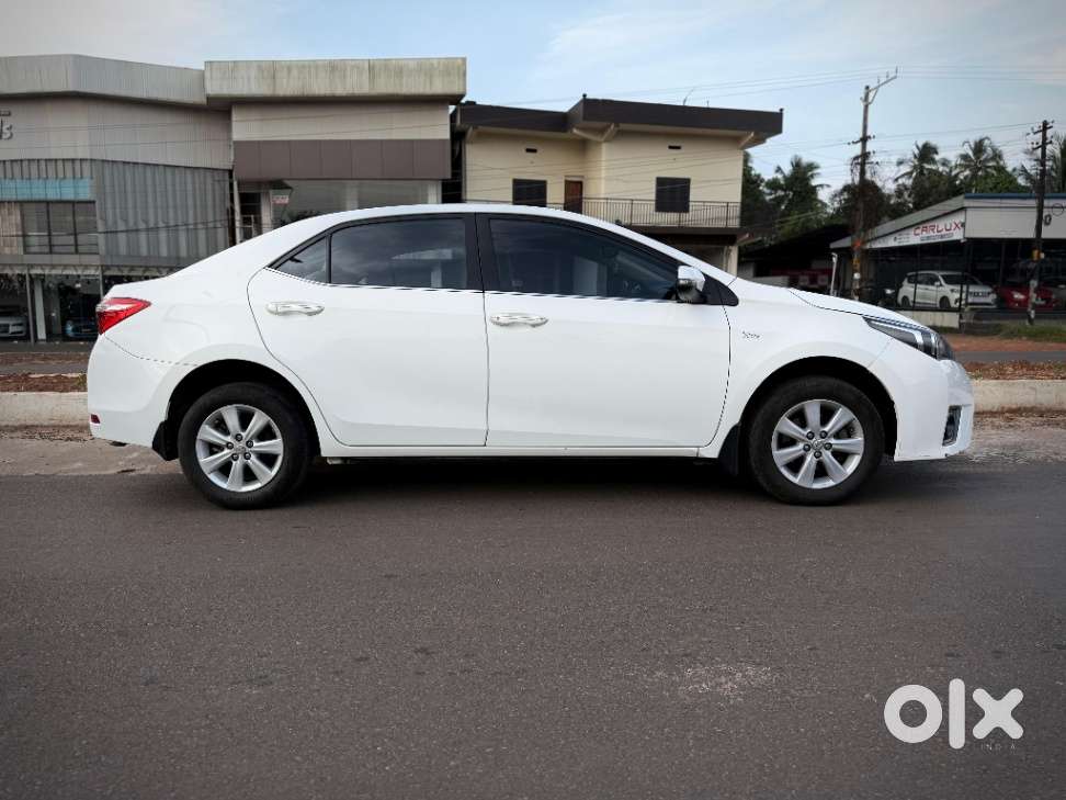 Toyota Corolla Altis 2013-2017 G At, 2015, Petrol