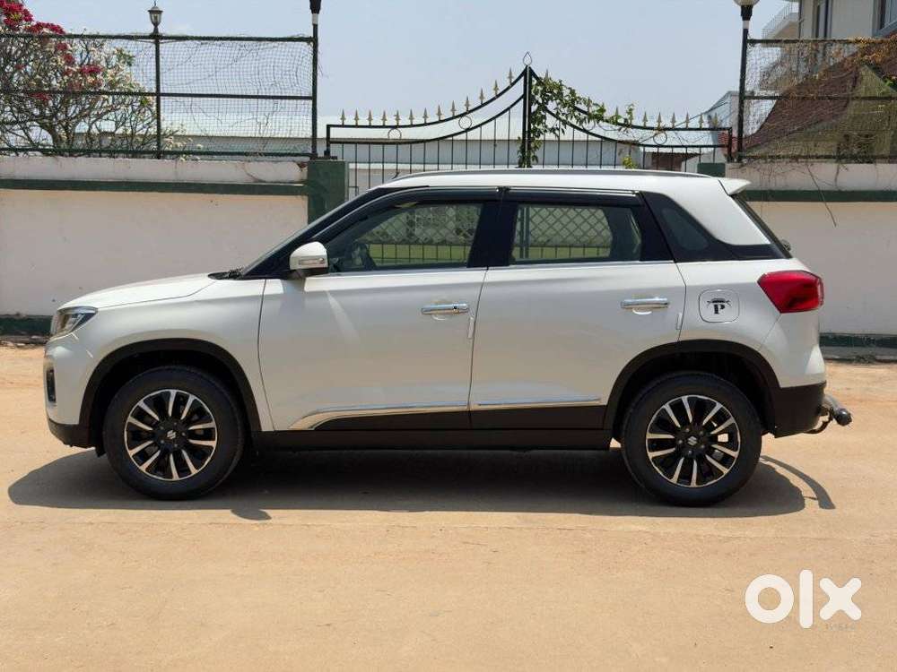 Maruti Suzuki Brezza 1.5 Zxi Plus Smart Hybrid, 2022, Petrol