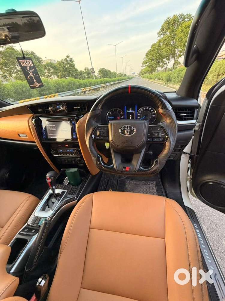 4*4 Toyota Fortuner 2017 Diesel 85000 Km Driven