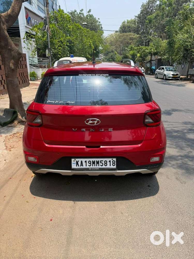 Hyundai Venue 2022 Petrol Well Maintained