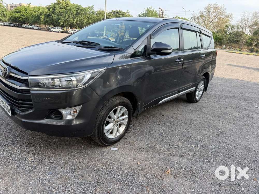 Toyota Innova Crysta 2.4 G Mt 7 Str, 2017, Diesel