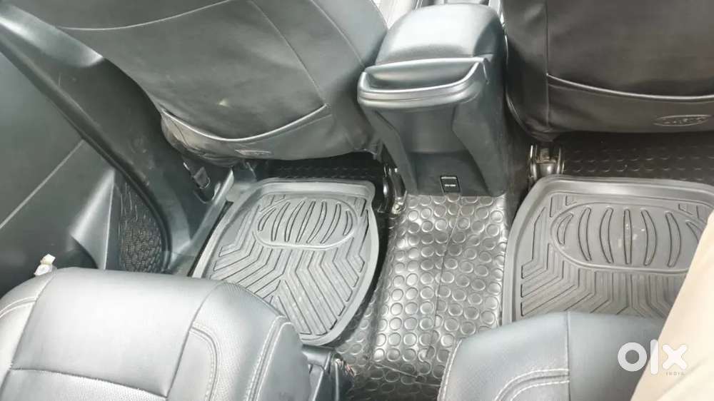 Toyota Innova Crysta 2016 (taxi)