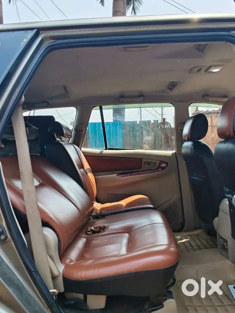 Toyota Innova 2011