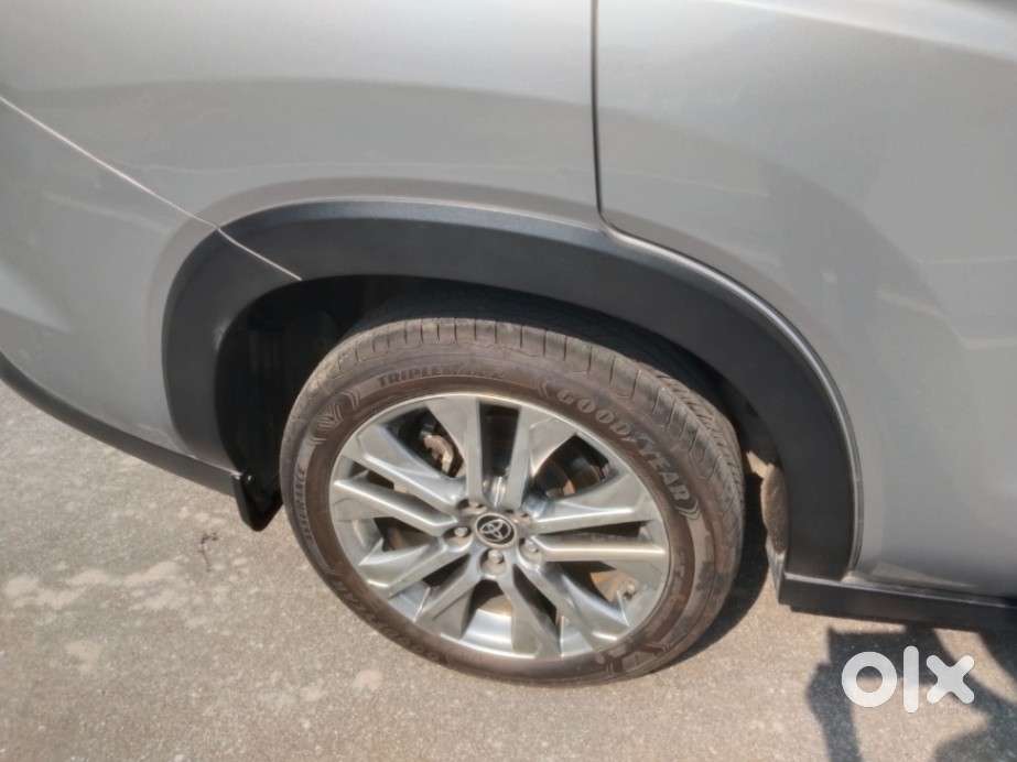 Toyota Innova Hycross 2.0 Zx Hybrid 7 Str, 2023, Petrol