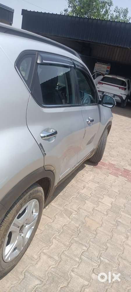 Kia Sonet Petrol 2023