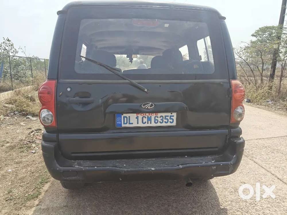 Mahindra Scorpio Black Colour